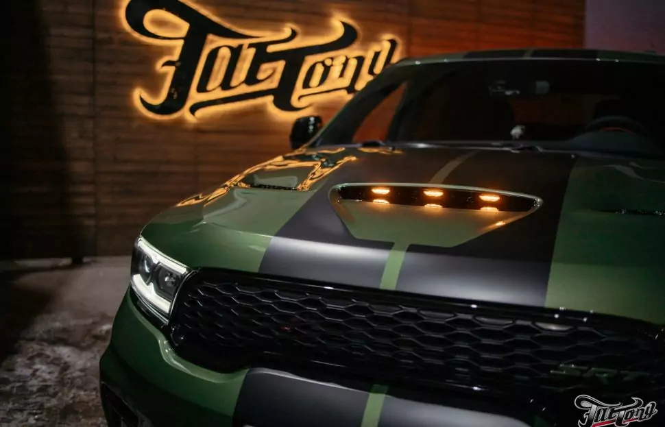 Разработали крепления и установили маркерные огни от RAM TRX на Dodge Durango SRT!